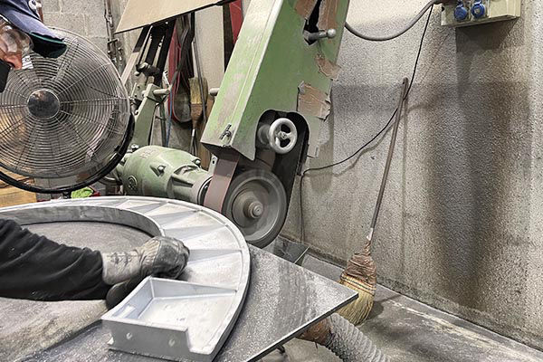 Encintado de pieza curva de aluminio fundido