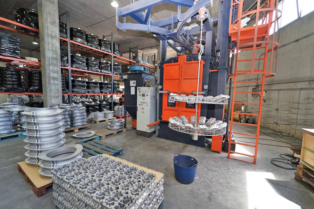 Granalladora CONIEX de piezas de aluminio