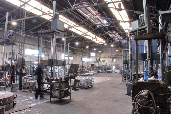 Vista interior de la nave de fundición de piezas de aluminio de Tybsa