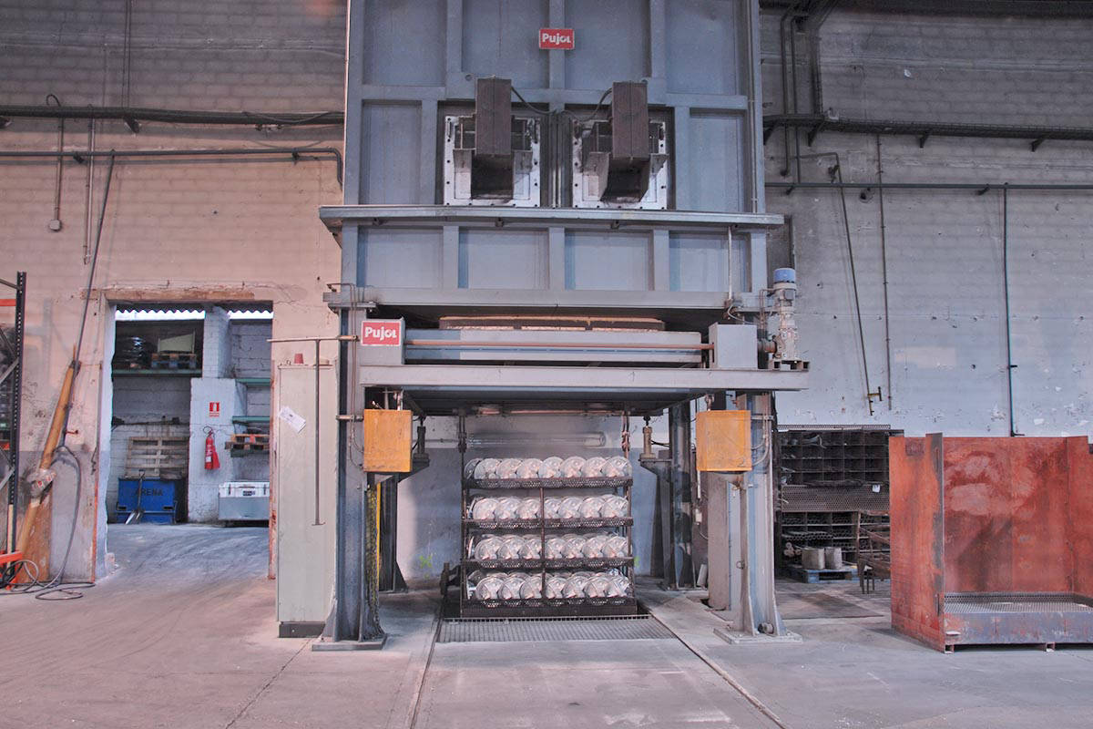 Horno de tratamiento térmico de piezas de aluminio para fundición TYBSA