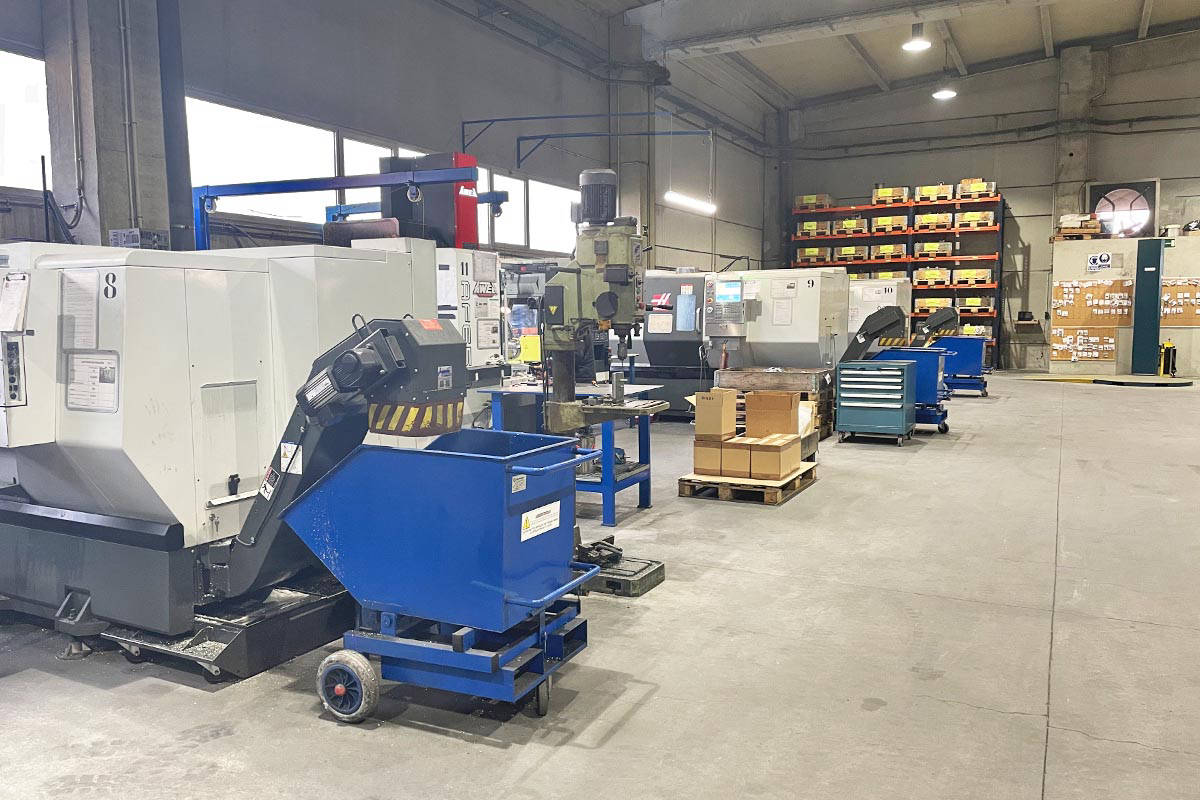 Tornos CNC taller mecánico TYBSA