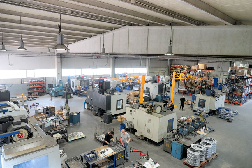 Vista de la nave tres de la fundición de aluminio TYBSA